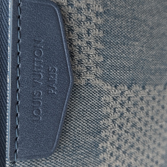 Loius Vuitton Denim Damier Limited Ed. Large Pouch - COA included - Picture 14 of 16